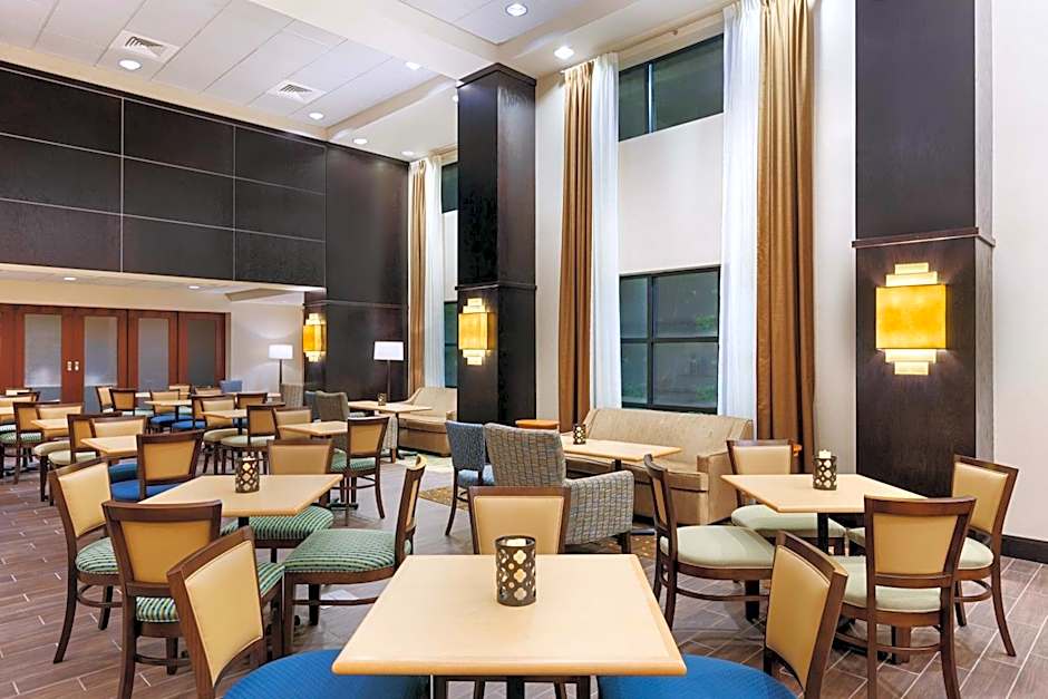 Hampton Inn By Hilton & Suites Camp Springs