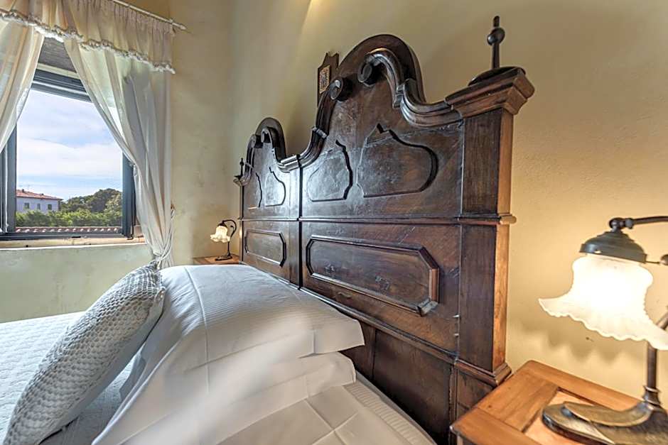 Photo 1 of 4 of Small Double Room