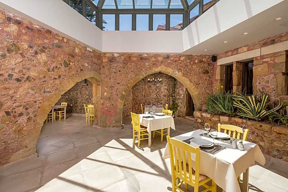 Spilia Village Hotel & Villas