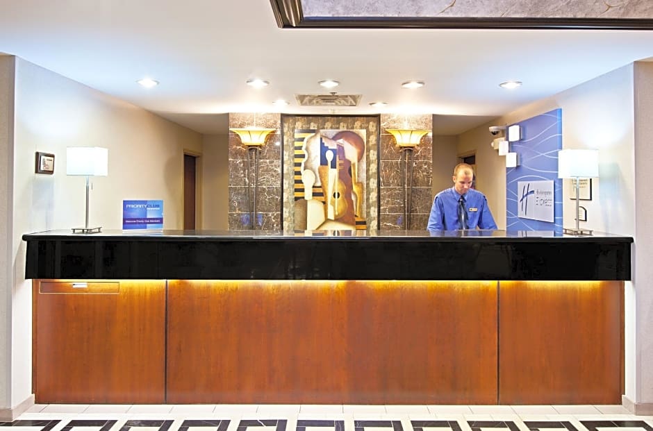 Holiday Inn Express Hotel & Suites Greenwood By IHG