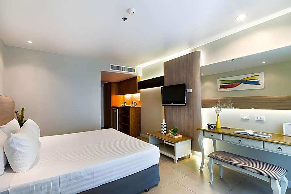 Sea Me Spring Too Hotel