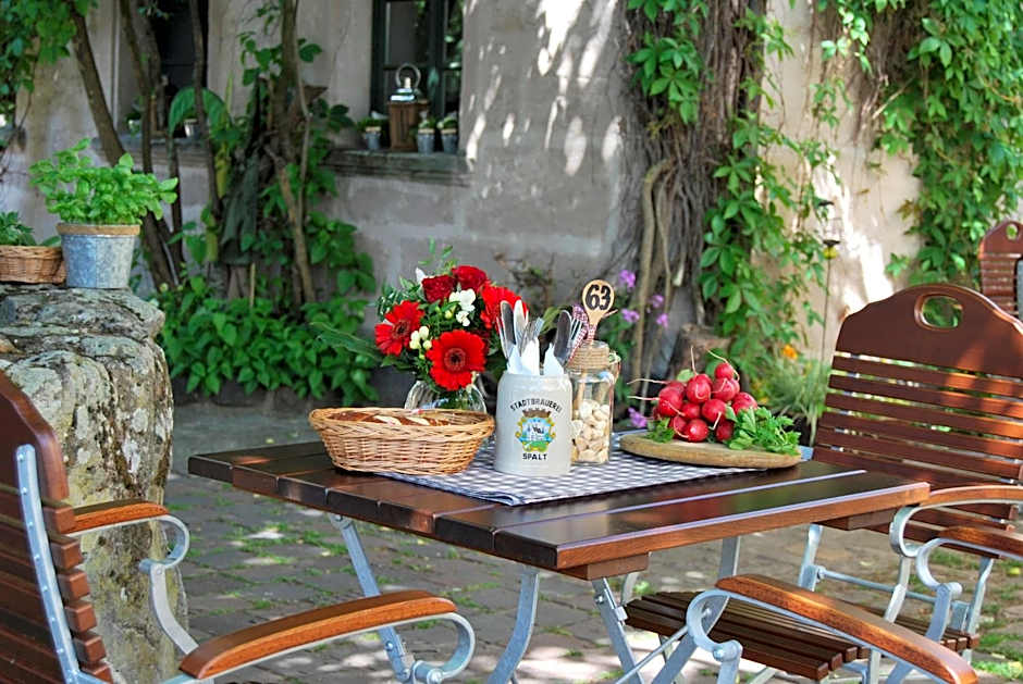 DER SCHWAN Hotel & Restaurant