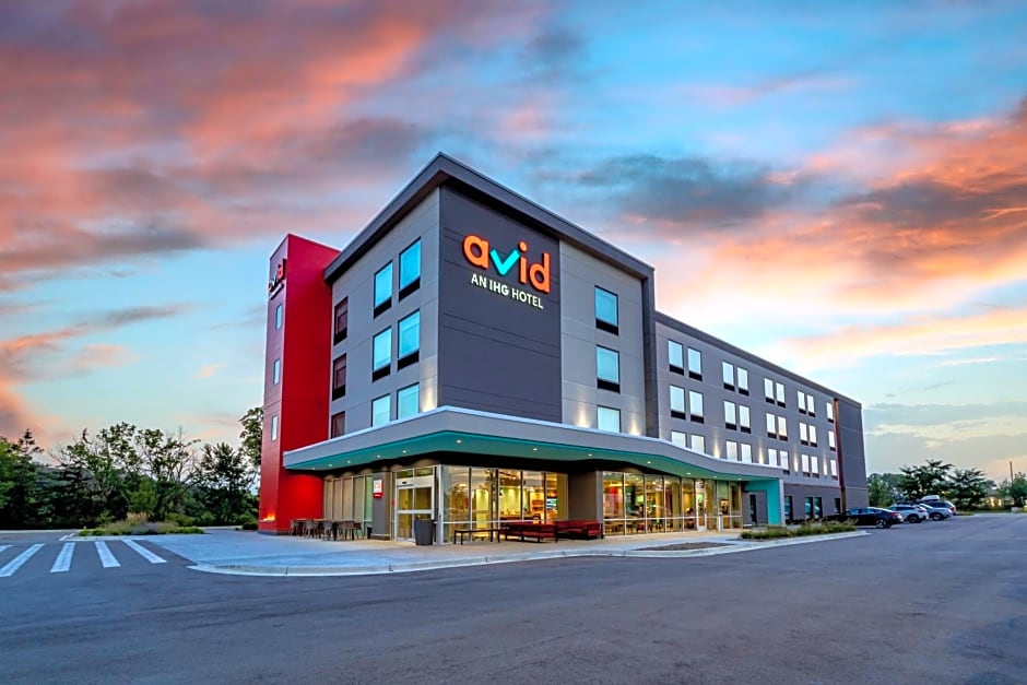 avid hotel Milwaukee West Waukesha