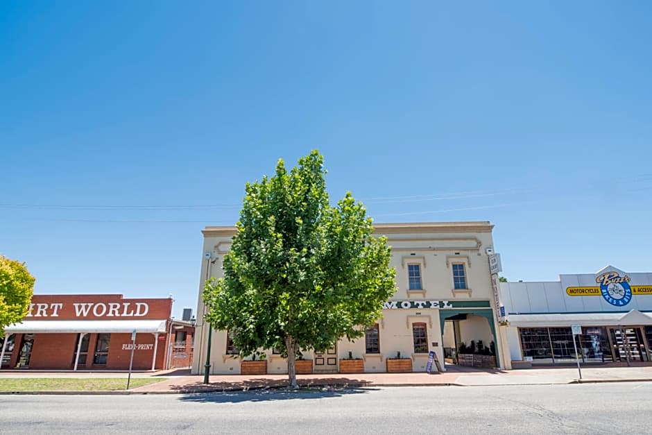 Elm Court Motel