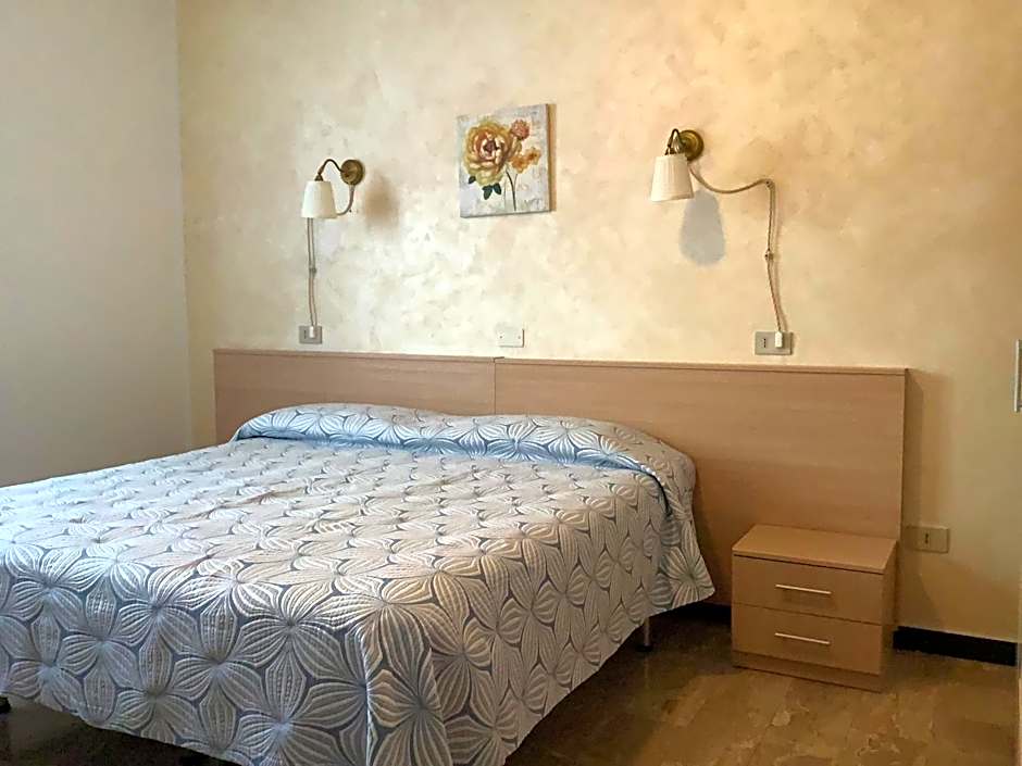 Hotel Costa Azzurra -Free Parking - Easy Stay -Spotorno