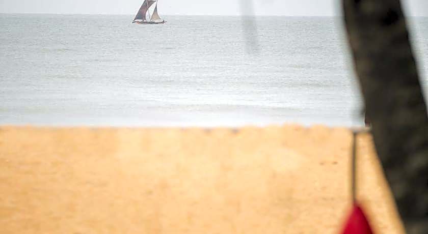Camelot Beach Hotel
