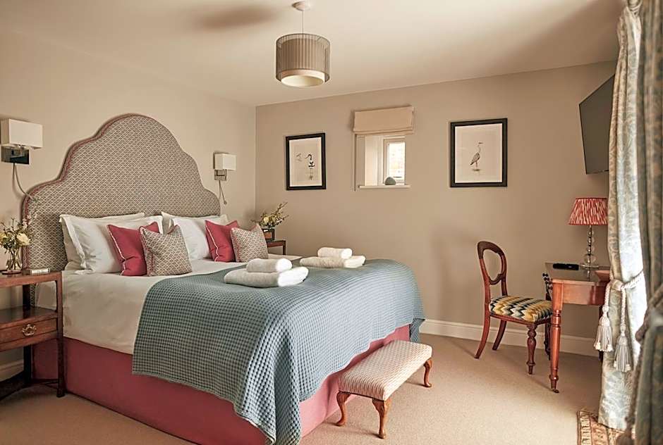 Cliff Farmhouse B&B Suites