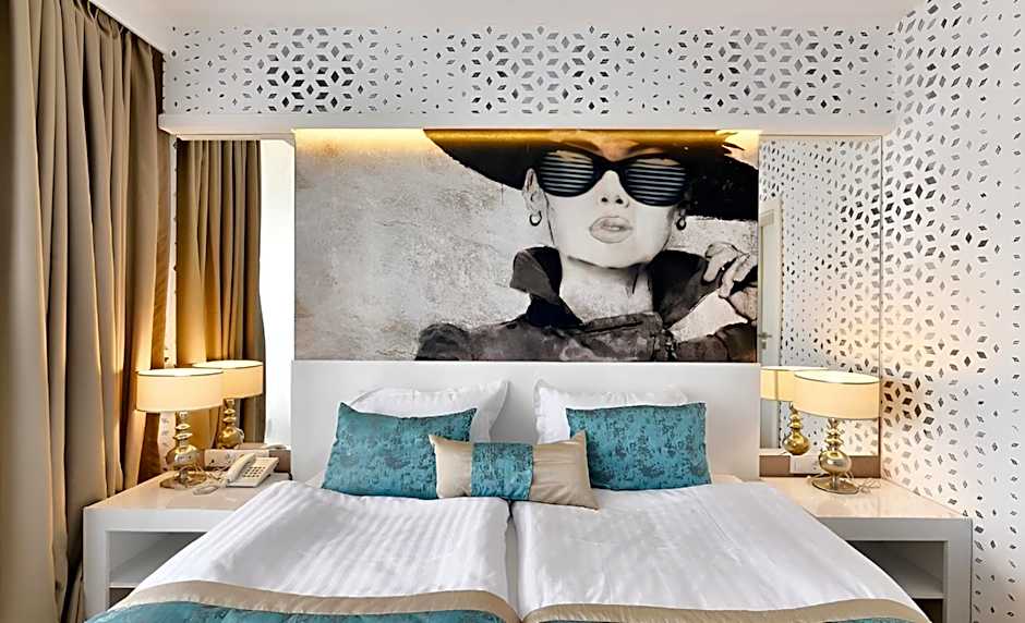 Europe Hotel & Casino All Inclusive
