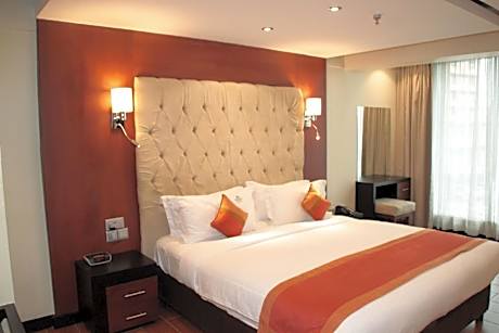 King Room with Bathtub - Disability Access/Non-Smoking