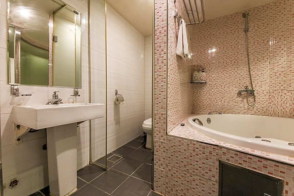 Hotel M story