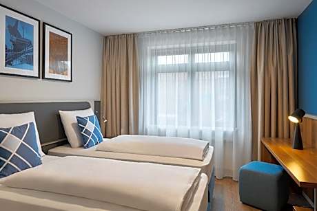 Standard 2 Twin, Guest Room, 2 Twin, Garden View