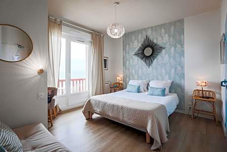 Double Room with Balcony and Sea View