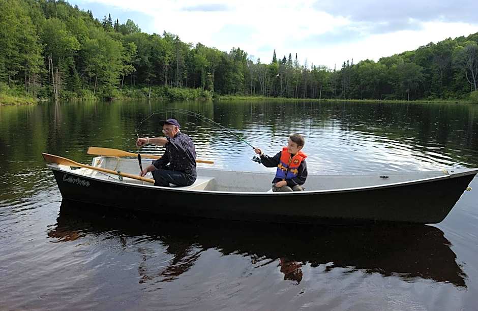 Auberge du Lac-à-l'Eau-Claire
