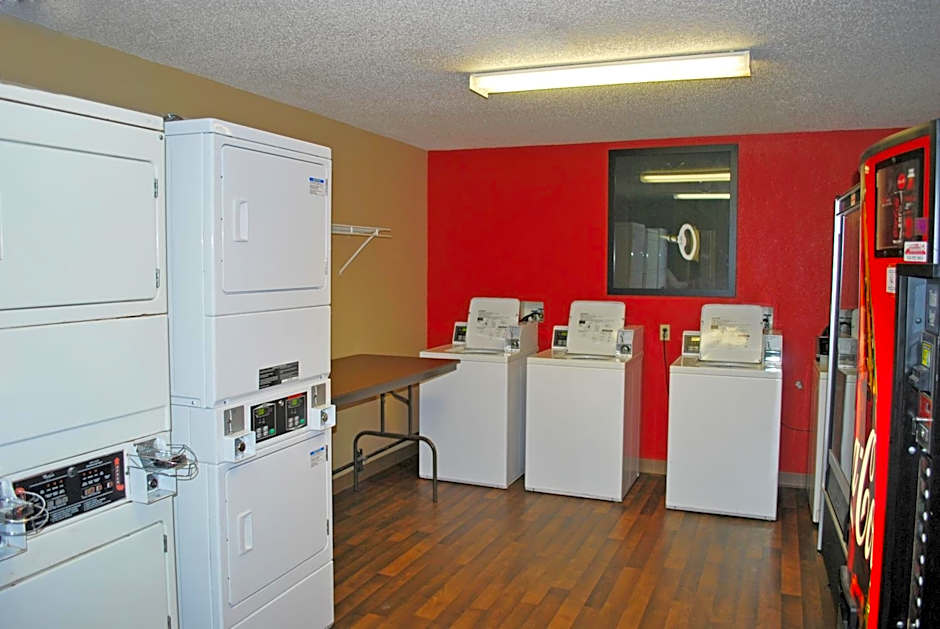 Extended Stay America Select Suites - St. Louis - Westport - East Lackland Rd.