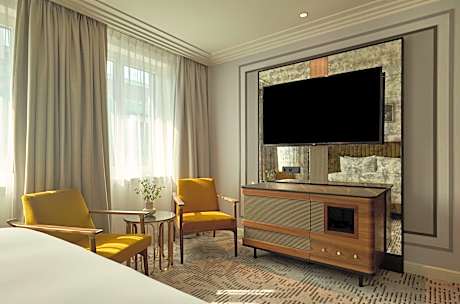 King Courtyard Room