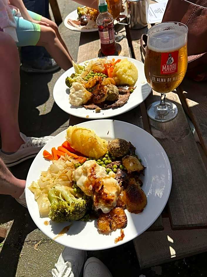 The New Alexandra Hotel