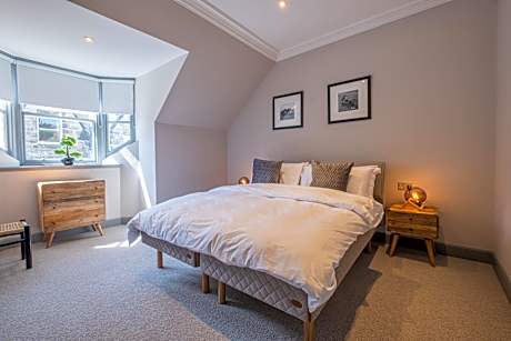 Double or Twin Room with City View