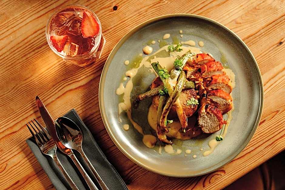 Wheatacre White Lion