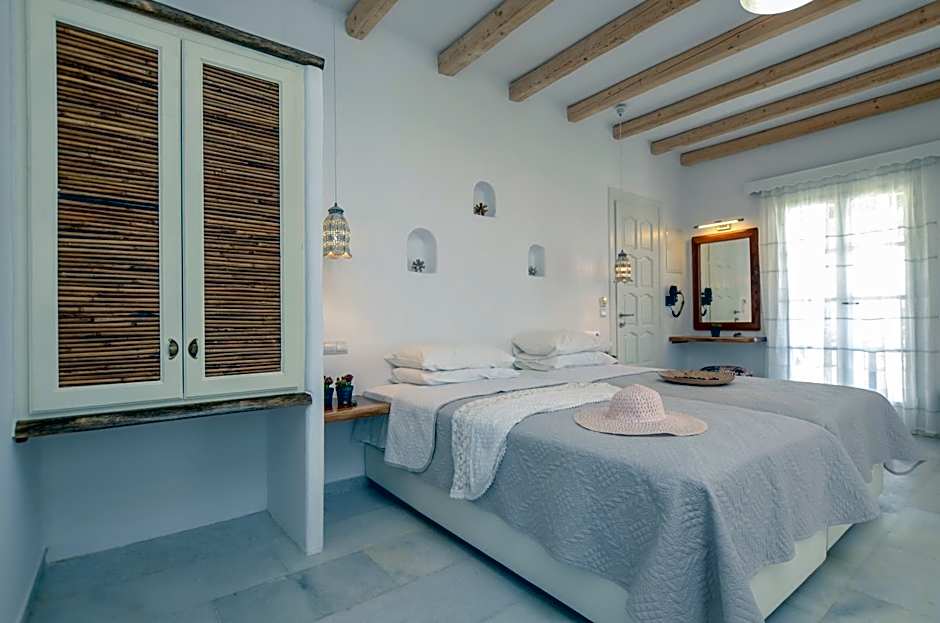 Birikos Studios & Apartments