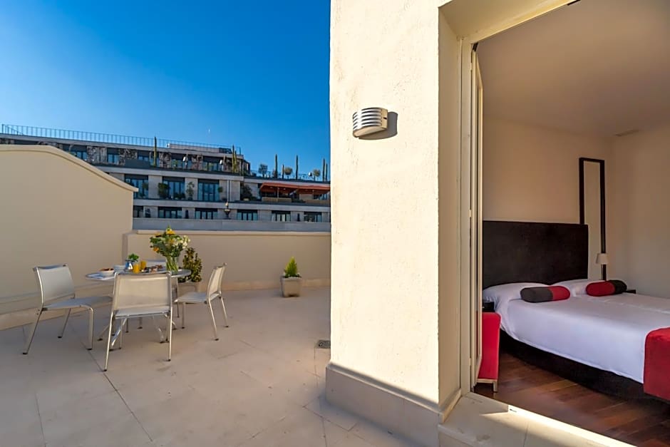 Quatro Puerta Del Sol