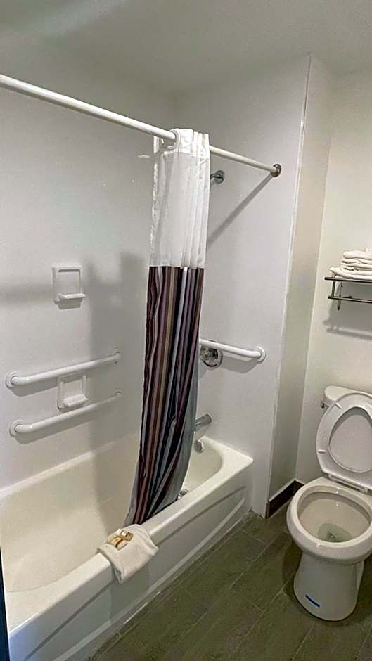 La Quinta Inn & Suites by Wyndham Cincinnati North