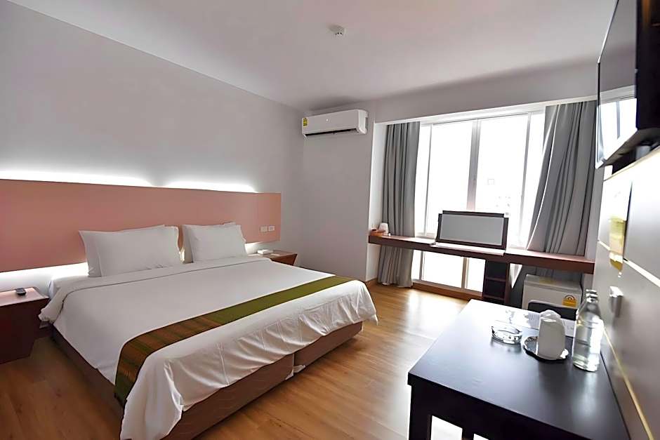 Mayflower Grande Hotel