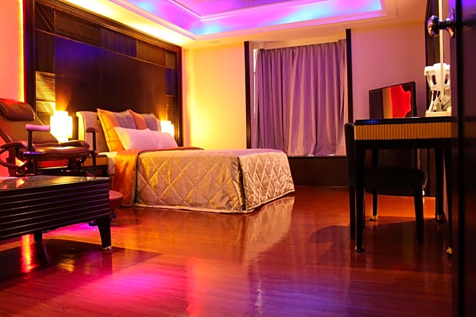 Beverly commercial motel