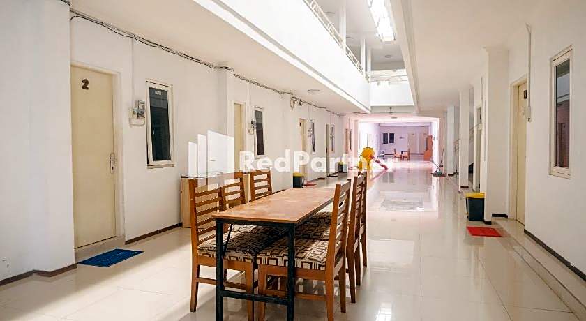 Kost Jennaira Syariah Jogja City Mall Yogyakarta by Reddoorz – Yogyakarta, MN