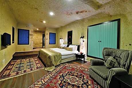 Deluxe Cave Double Room