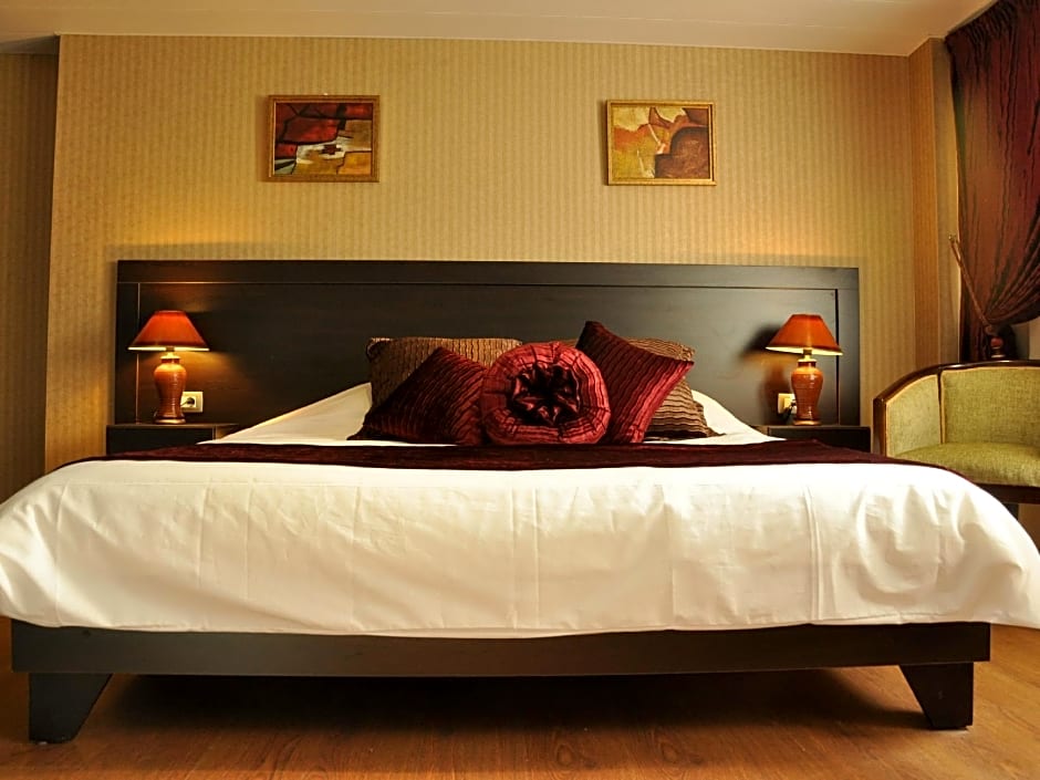 Ceasars Park Hotel