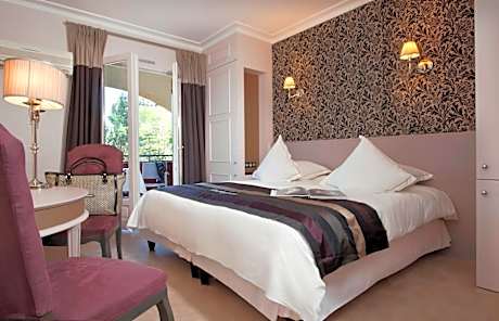 Deluxe Double Room with Free Spa Access