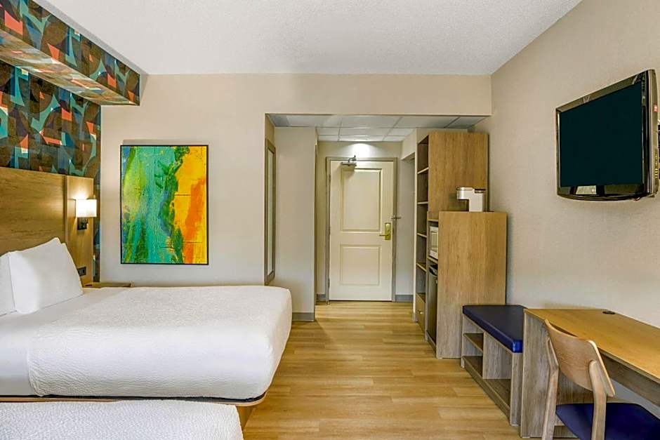 Days Inn & Suites by Wyndham West Edmonton