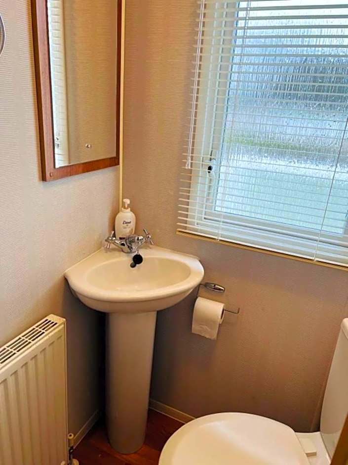 Place2bee , Caravan , Manor park , Free Wifi ,6 Berth