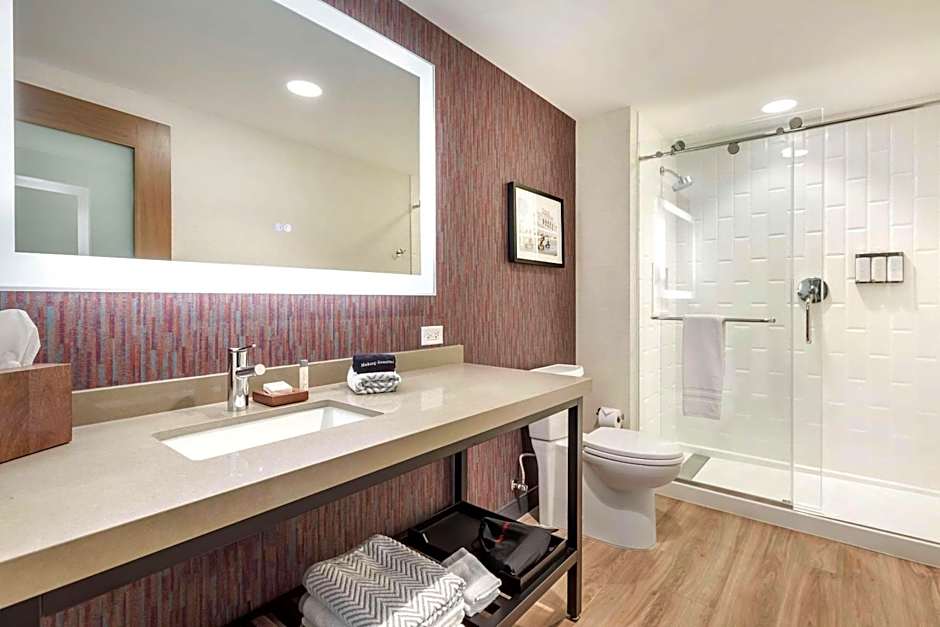Cambria Hotel Denver Downtown RiNo