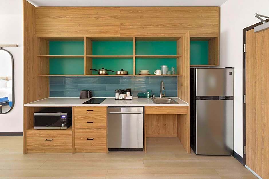 La Quinta Inn & Suites by Wyndham El Paso East Loop-375