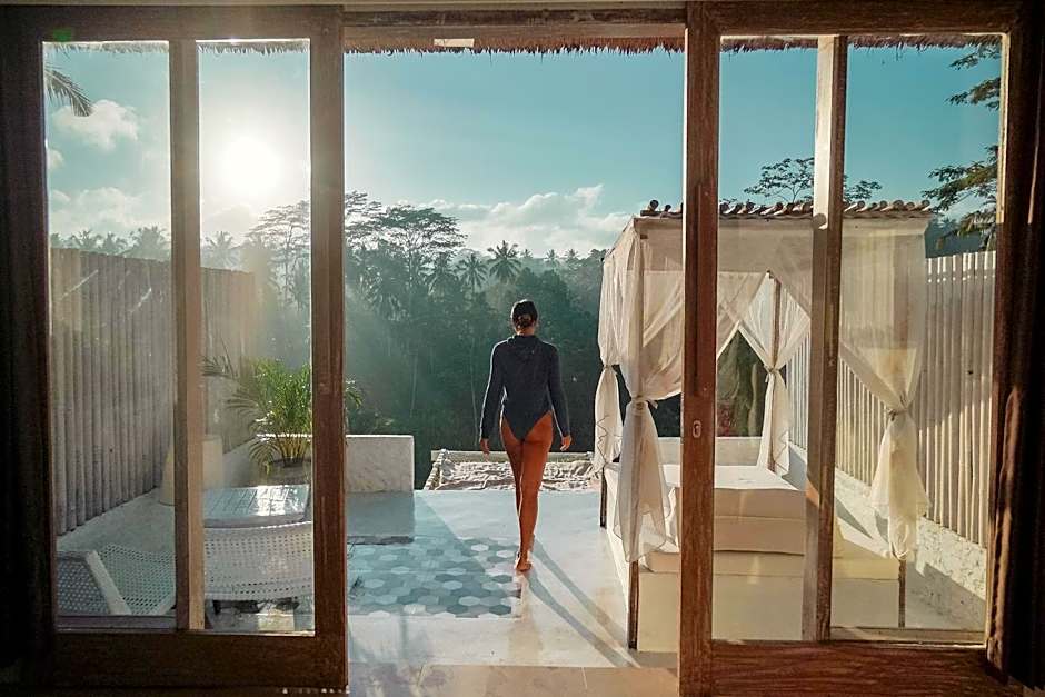 Woywoy Escape Bresela Adults Only