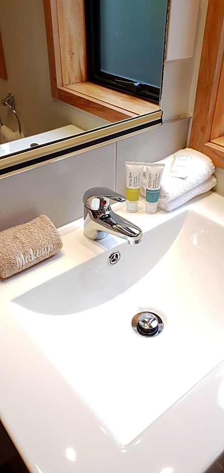 Fitzherbert Castle Motel