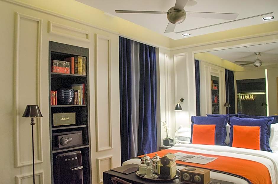 Browns Central Hotel