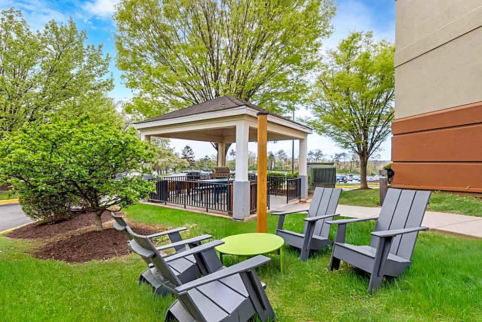 Sonesta Simply Suites Baltimore BWI Airport