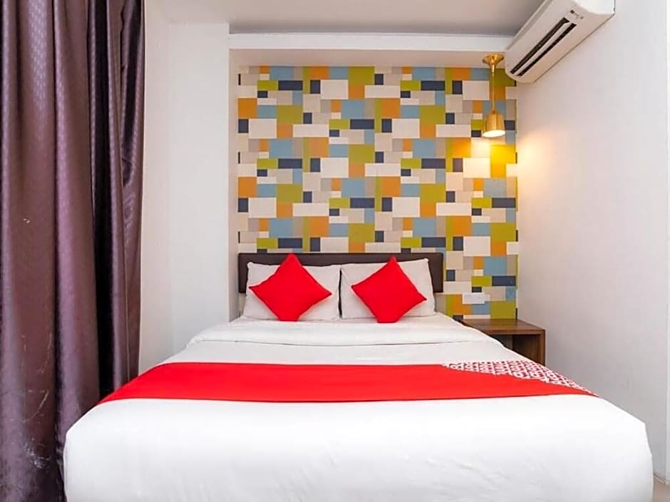 OYO 89355 Big Big Hotel