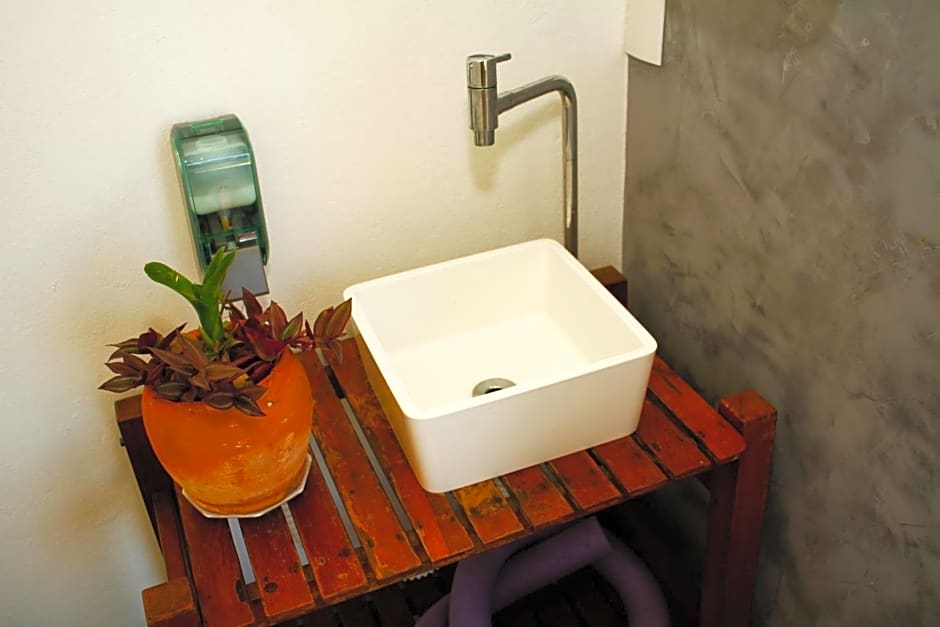 Flat com mini kitchen- Aldeia de Perocão Guarapari - Passeio de barco, Caiaque, SUP e Trilhas