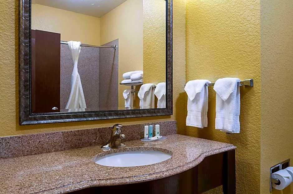Quality Inn & Suites Slidell