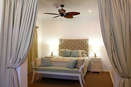 Family Room with Garden View