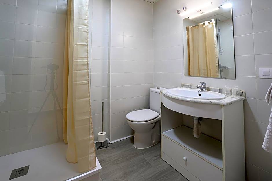 Hotel H28 Camas