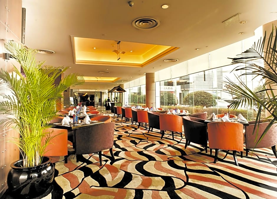 Howard Johnson Ginwa Plaza Hotel