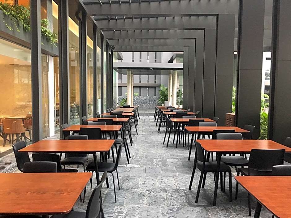 Balcony Seaside Sriracha Hotel & Serviced Apartments