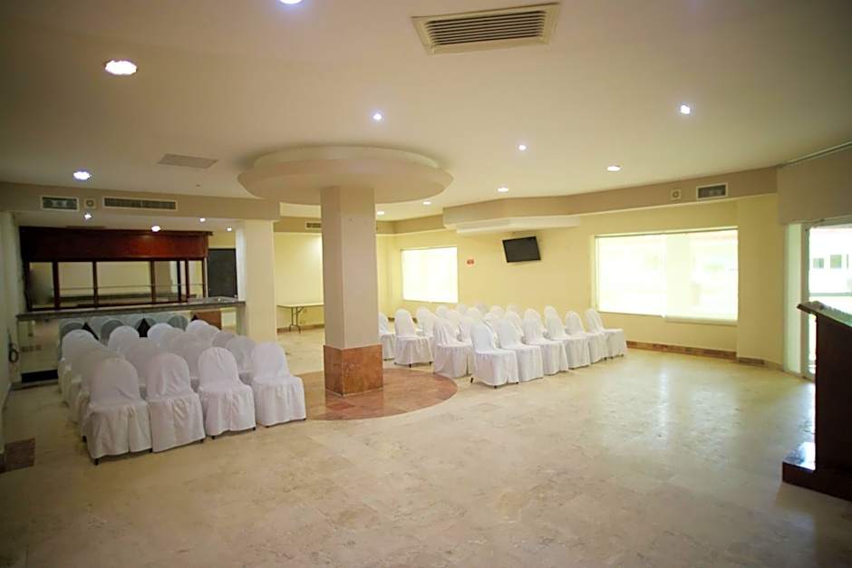 Days Inn by Wyndham Tuxtepec