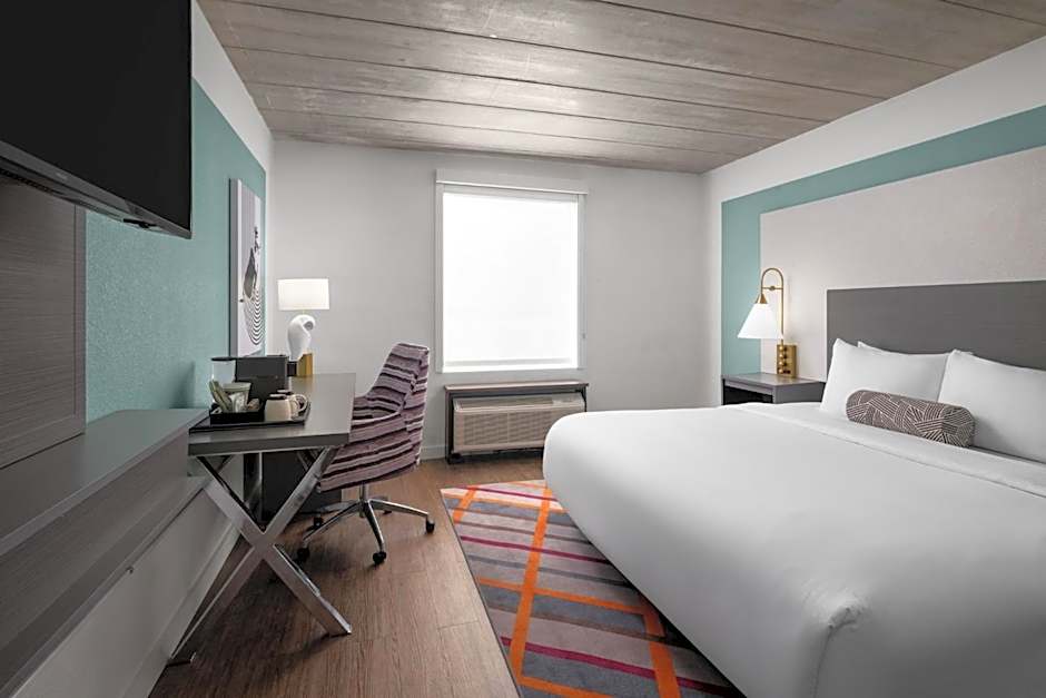 voco College Station Aggieland by IHG