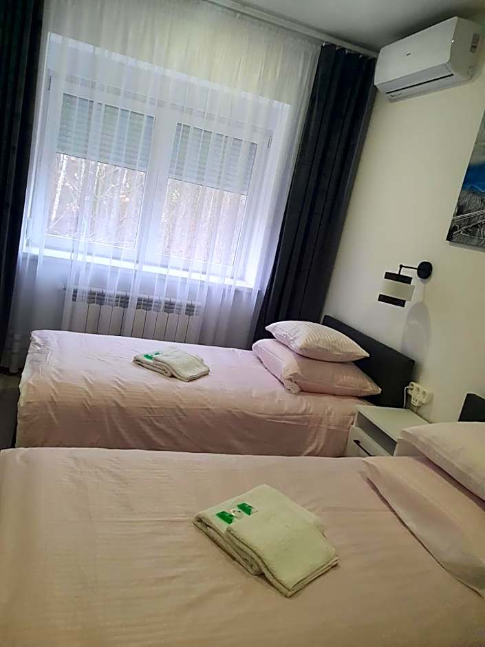 Comfort Stay, EV, Parking