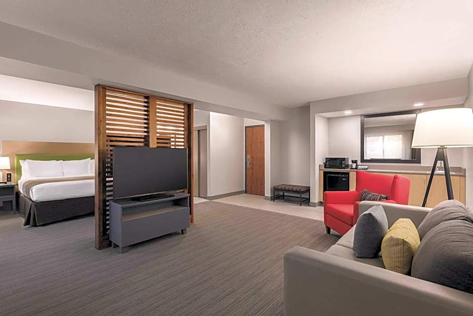 Country Inn & Suites by Radisson, Erie, PA